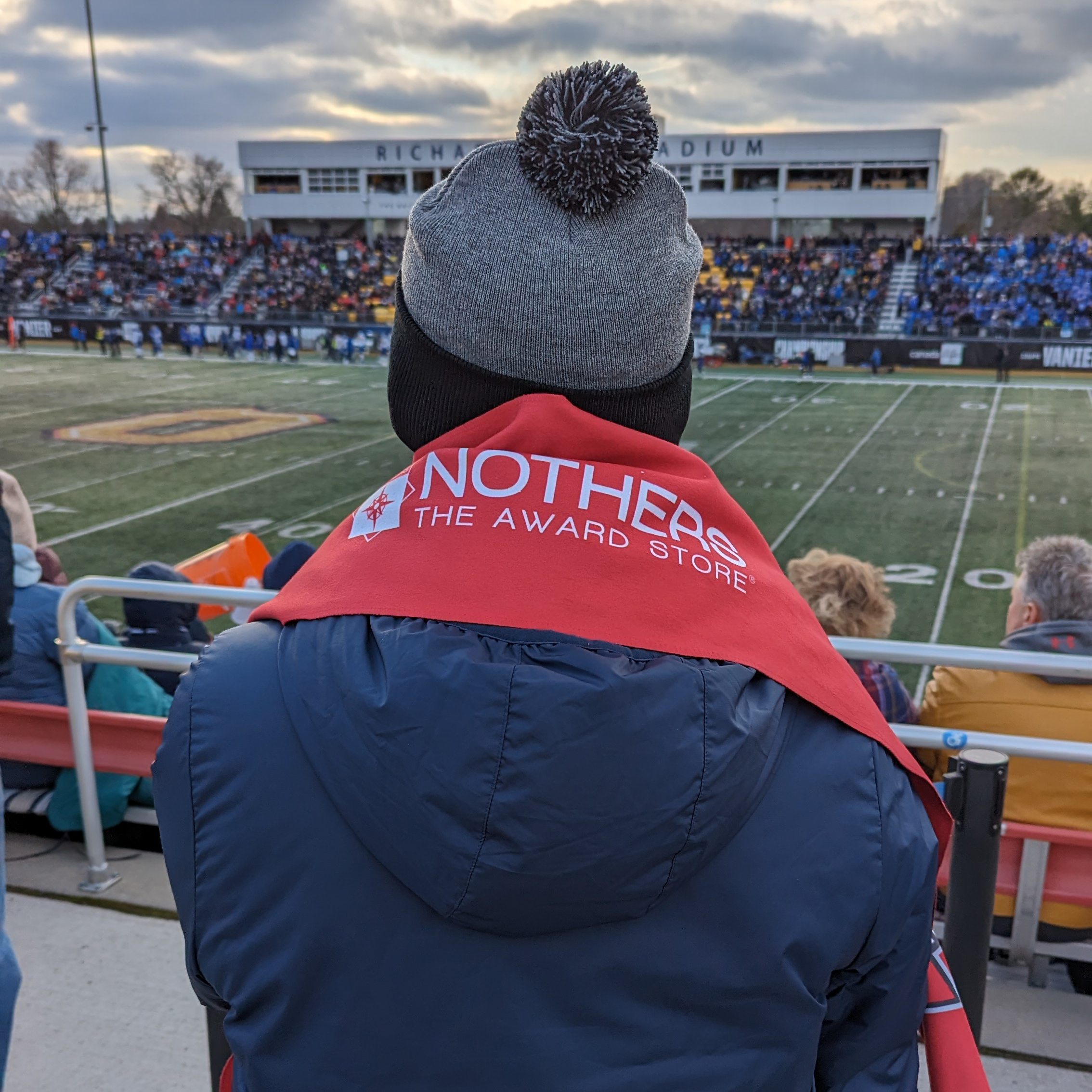 Bringing the Spirit of the 2024 Vanier Cup to Life with Nothers’ Custom Scarves!